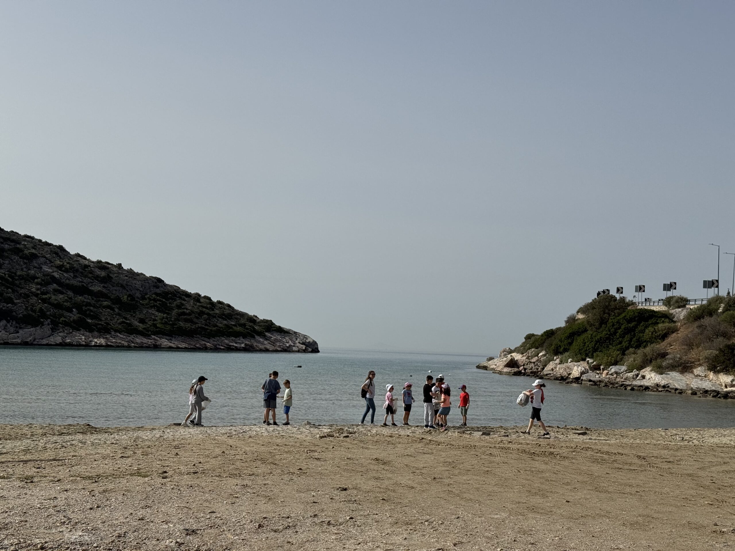 Την Παρασκευή 9 Μαΐου, οι μαθητές της Α΄ και Δ΄ τάξης του σχολείου μας συμμετείχαν με ενθουσιασμό και υπευθυνότητα στον καθαρισμό της παραλίας Λουμπάρδας, στο πλαίσιο των δράσεων του προγράμματος «Ενεργός Πολίτης». Με τη συνοδεία και την καθοδήγηση των εκπαιδευτικών τους, οι μικροί μας μαθητές έδωσαν το δικό τους παράδειγμα περιβαλλοντικής ευαισθησίας, συμβάλλοντας έμπρακτα στην […]